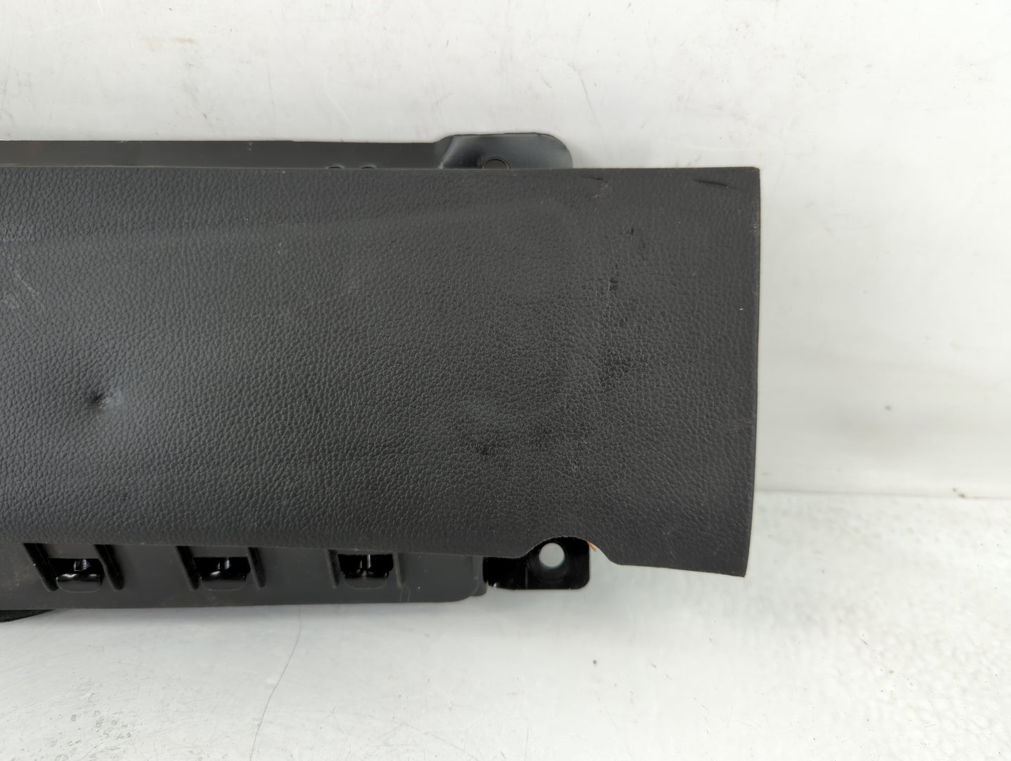 2011-2012 Chevrolet Cruze Air Bag Driver Left Knee OEM P/N:95483074 Fits Fits 2011 2012 OEM Used Auto Parts - Oemusedautoparts1.com