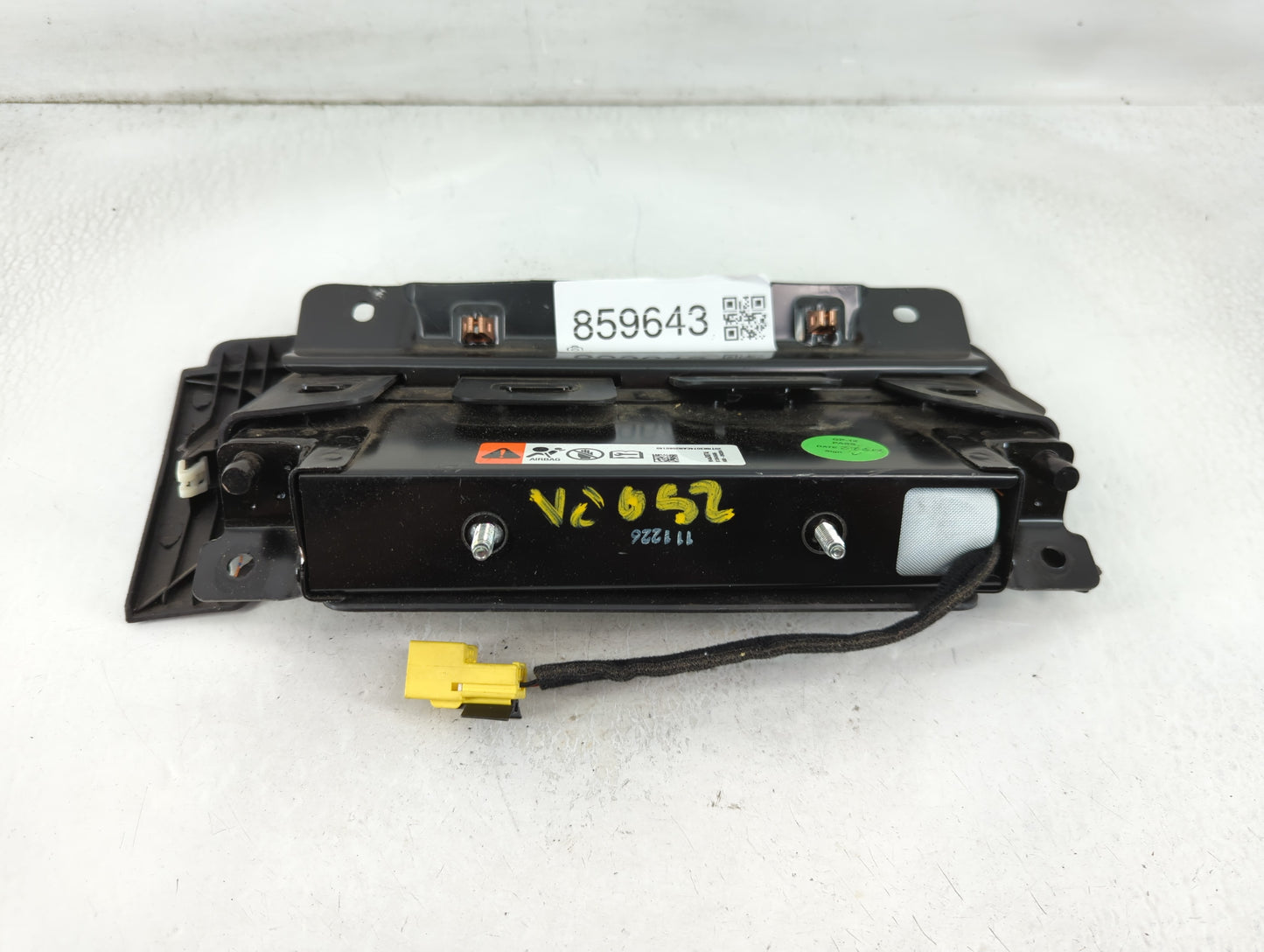 2011-2012 Chevrolet Cruze Air Bag Driver Left Knee OEM P/N:95483074 Fits Fits 2011 2012 OEM Used Auto Parts - Oemusedautoparts1.com