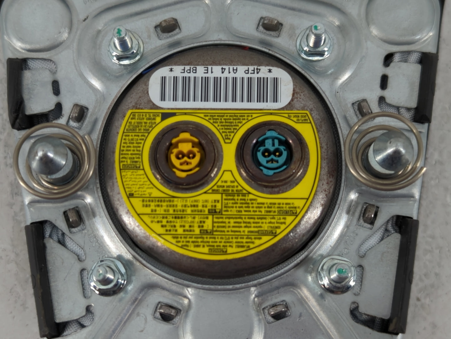 2011-2012 Buick Regal Air Bag Driver Left Steering Wheel Mounted P/N:4FP A23 1E BMP Fits Fits 2011 2012 OEM Used Auto Parts - Oemusedautoparts1.com