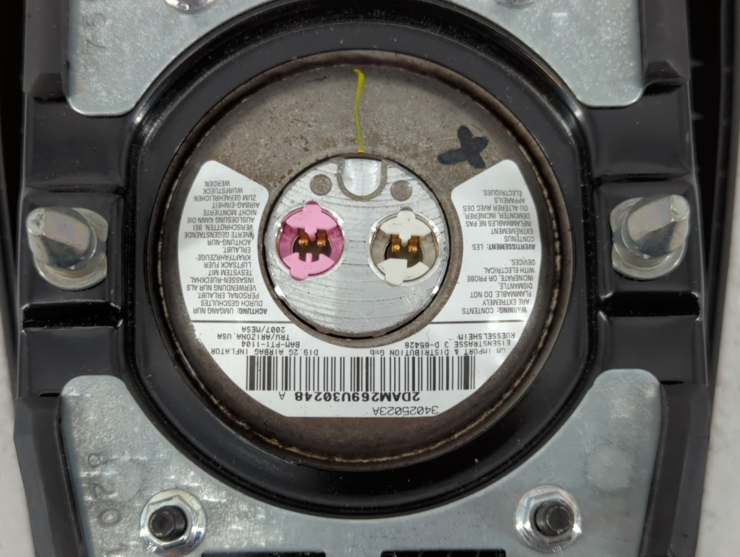 2007-2009 Chevrolet Equinox Air Bag Driver Left Steering Wheel Mounted P/N:34025023A Fits Fits 2007 2008 2009 OEM Used Auto Parts - Oemusedautoparts1.com