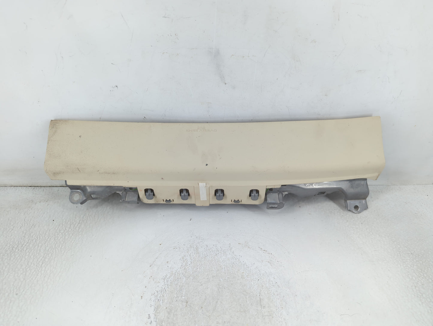 2006-2015 Lexus Is350 Air Bag Passenger Right Knee OEM Fits Fits 2006 2007 2008 2009 2010 2011 2012 2013 2014 2015 OEM Used Auto Parts - Oemusedautoparts1.com
