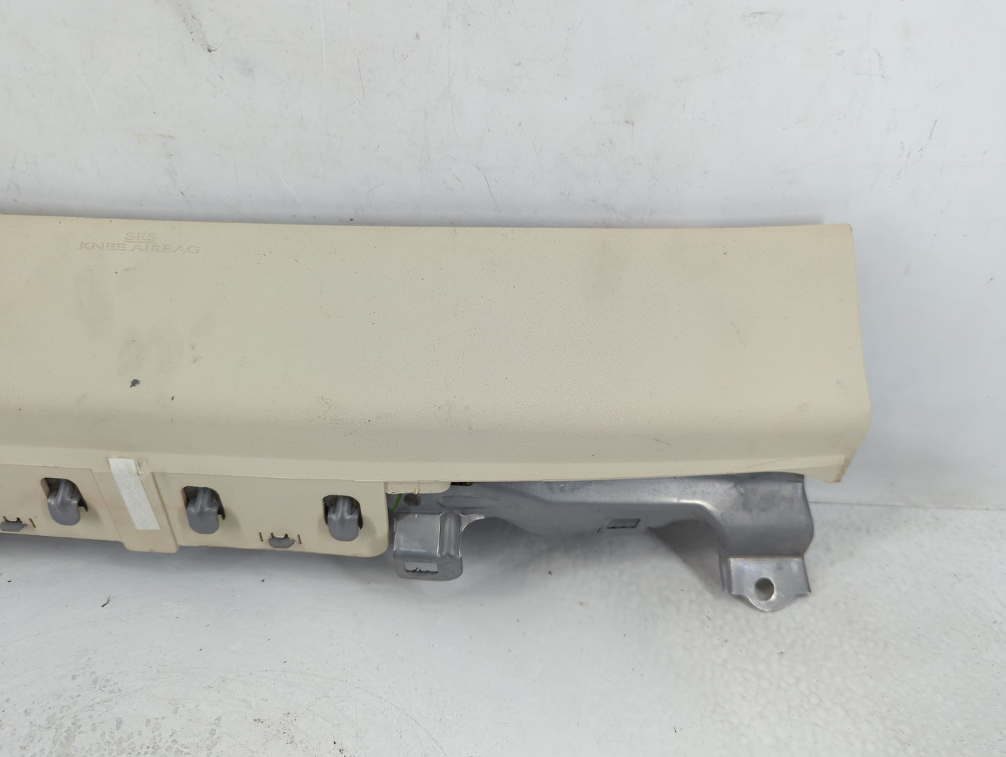 2006-2015 Lexus Is350 Air Bag Passenger Right Knee OEM Fits Fits 2006 2007 2008 2009 2010 2011 2012 2013 2014 2015 OEM Used Auto Parts - Oemusedautoparts1.com