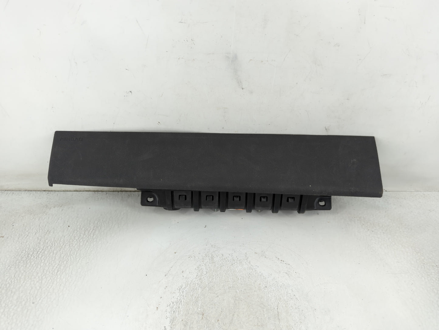 2012-2015 Chevrolet Volt Air Bag Driver Left Knee OEM P/N:22821936 Fits Fits 2012 2013 2014 2015 OEM Used Auto Parts - Oemusedautoparts1.com