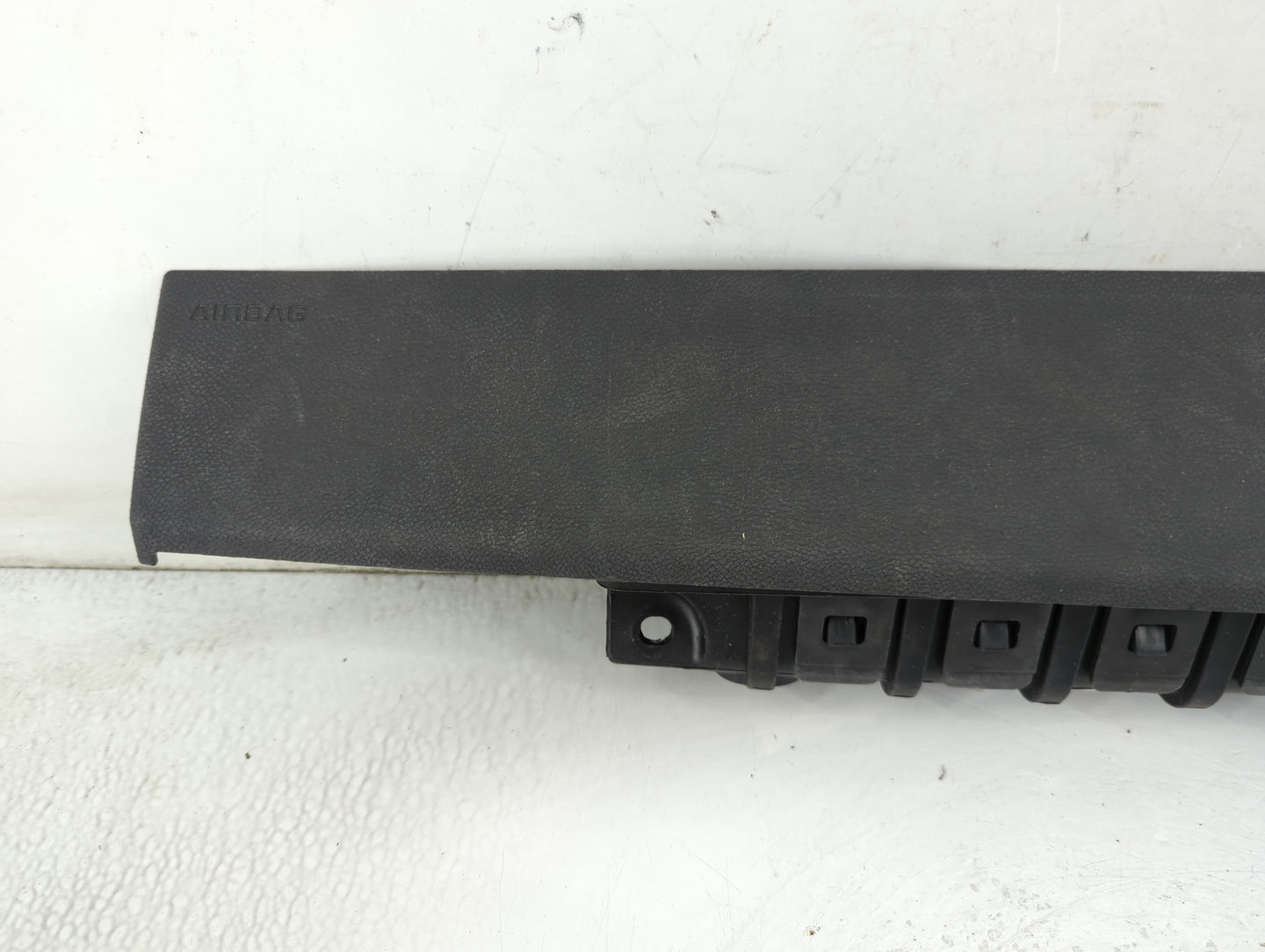 2012-2015 Chevrolet Volt Air Bag Driver Left Knee OEM P/N:22821936 Fits Fits 2012 2013 2014 2015 OEM Used Auto Parts - Oemusedautoparts1.com
