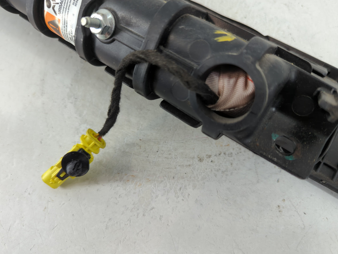 2012-2015 Chevrolet Volt Air Bag Driver Left Knee OEM P/N:22821936 Fits Fits 2012 2013 2014 2015 OEM Used Auto Parts - Oemusedautoparts1.com
