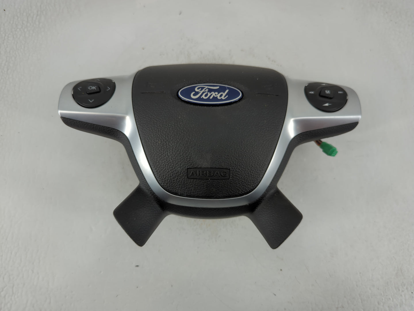 2013-2014 Ford Escape Air Bag Driver Left Steering Wheel Mounted P/N:34088827A Fits Fits 2013 2014 OEM Used Auto Parts - Oemusedautoparts1.com