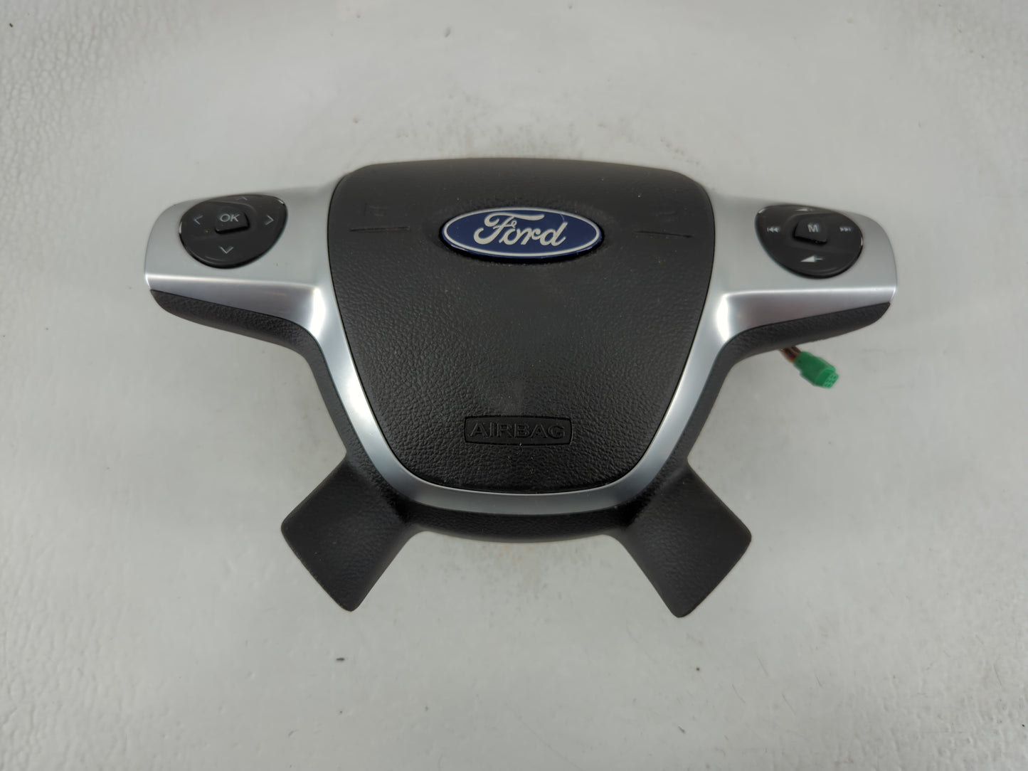 2013-2014 Ford Escape Air Bag Driver Left Steering Wheel Mounted P/N:34088827A Fits Fits 2013 2014 OEM Used Auto Parts - Oemusedautoparts1.com