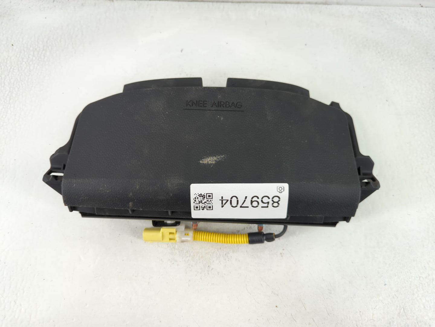 2012-2017 Hyundai Azera Air Bag Passenger Right Knee OEM P/N:56970-3V500 Fits Fits 2012 2016 2017 OEM Used Auto Parts - Oemusedautoparts1.com