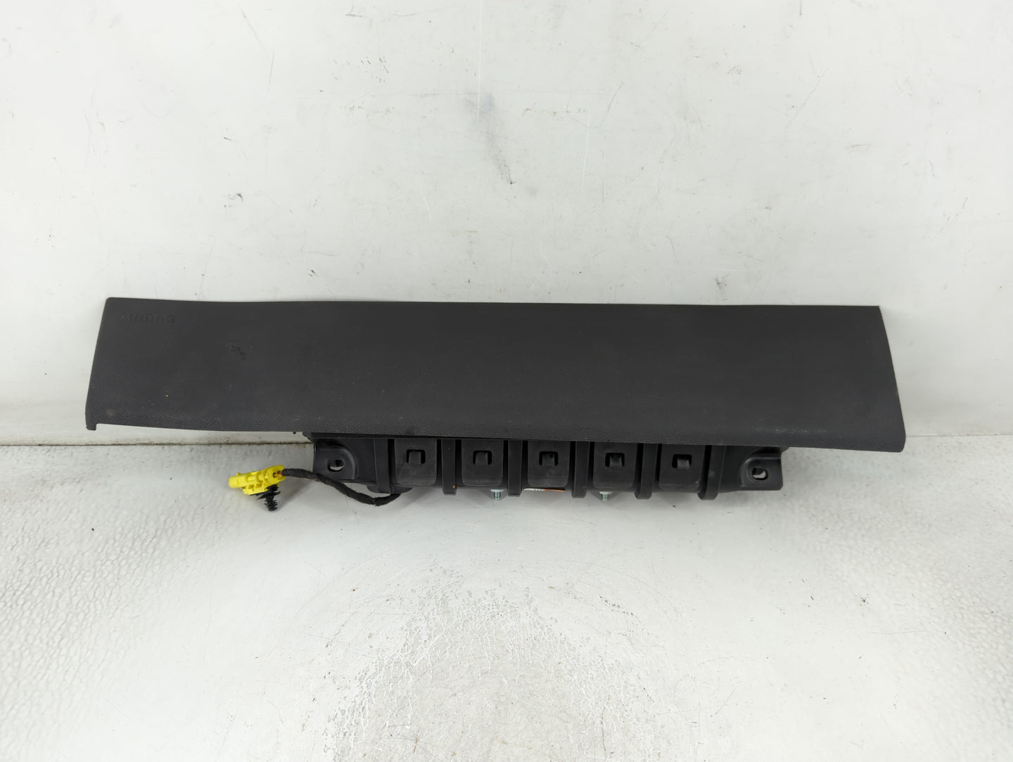 2012-2015 Chevrolet Volt Air Bag Driver Left Knee OEM P/N:22821936 Fits Fits 2012 2013 2014 2015 OEM Used Auto Parts - Oemusedautoparts1.com