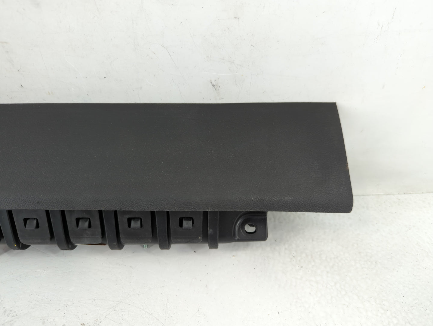 2012-2015 Chevrolet Volt Air Bag Driver Left Knee OEM P/N:22821936 Fits Fits 2012 2013 2014 2015 OEM Used Auto Parts - Oemusedautoparts1.com