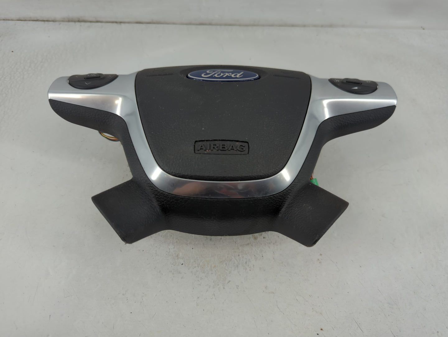 2013-2016 Ford Escape Air Bag Driver Left Steering Wheel Mounted P/N:3408827A Fits Fits 2013 2014 2015 2016 OEM Used Auto Parts - Oemusedautoparts1.com