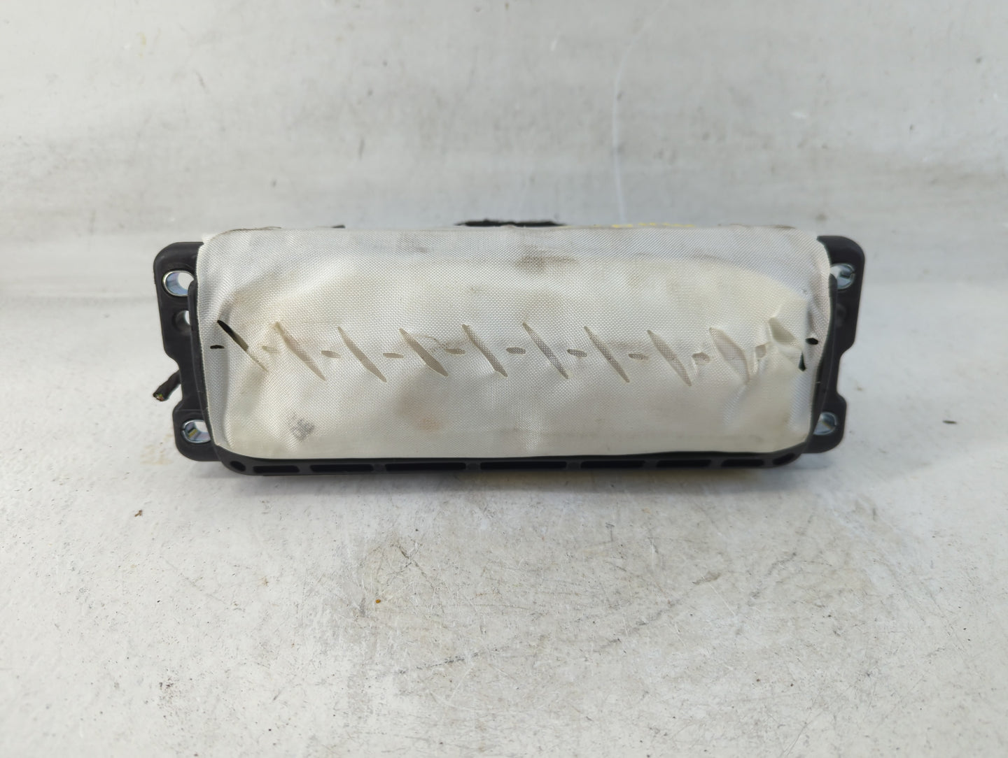 2013-2017 Volkswagen Cc Air Bag Passenger Right Knee OEM P/N:34104834A Fits Fits 2013 2014 2015 2016 2017 OEM Used Auto Parts - Oemusedautoparts1.com
