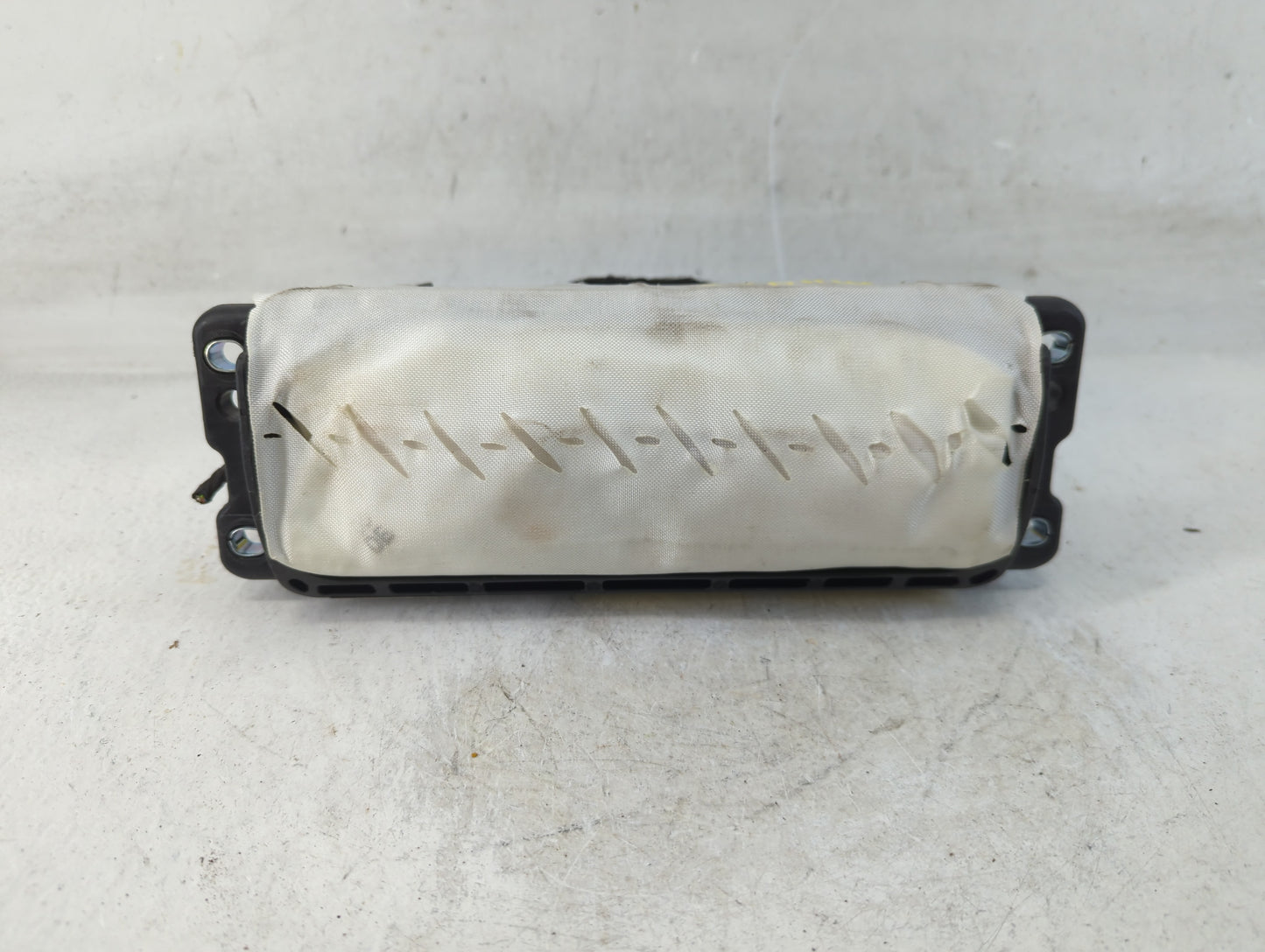 2013-2017 Volkswagen Cc Air Bag Passenger Right Knee OEM P/N:34104834A Fits Fits 2013 2014 2015 2016 2017 OEM Used Auto Parts - Oemusedautoparts1.com