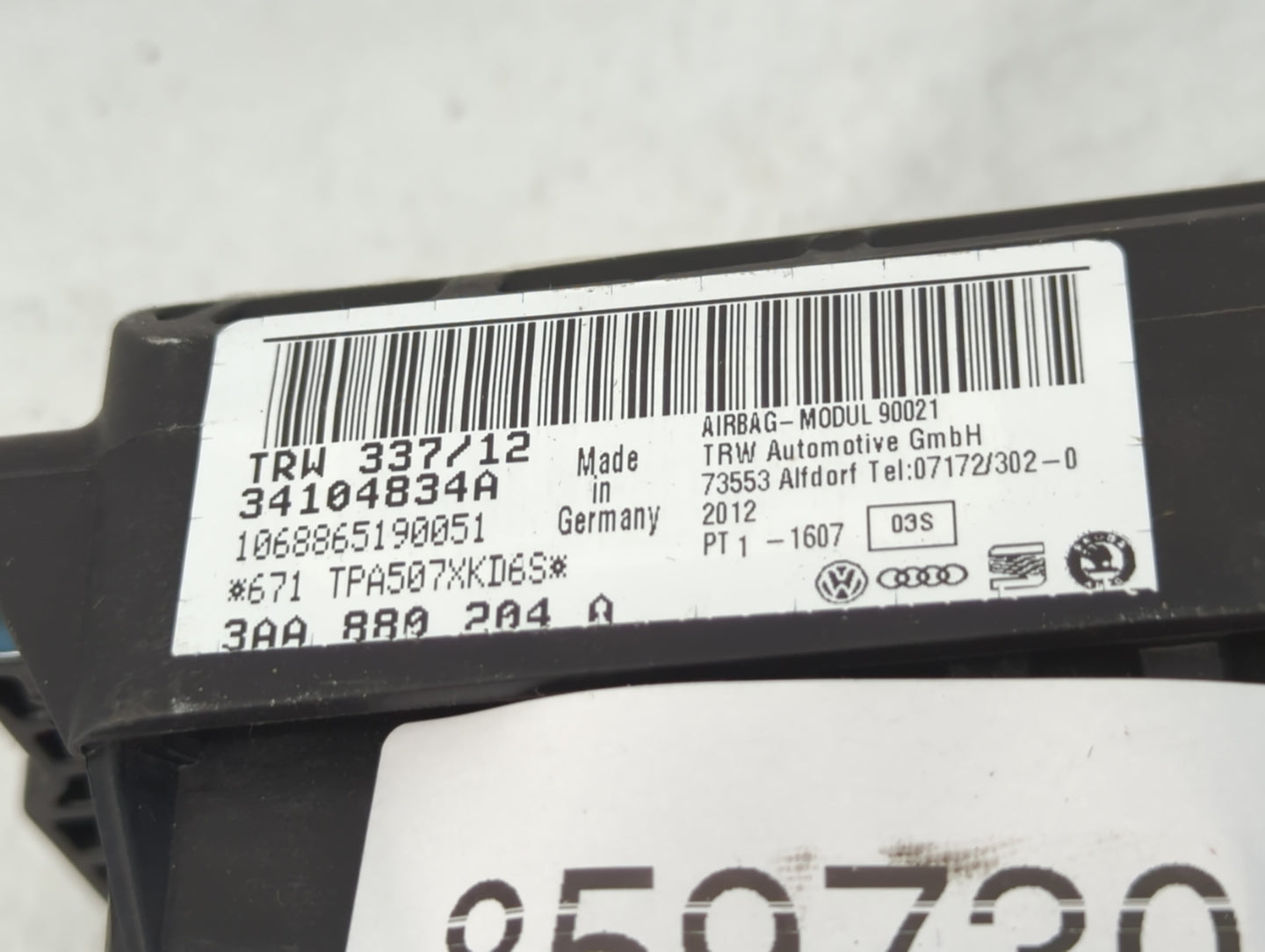 2013-2017 Volkswagen Cc Air Bag Passenger Right Knee OEM P/N:34104834A Fits Fits 2013 2014 2015 2016 2017 OEM Used Auto Parts - Oemusedautoparts1.com