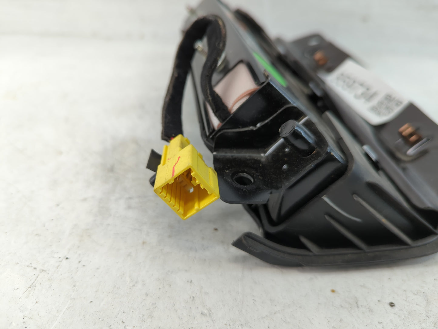 2011-2012 Chevrolet Cruze Air Bag Passenger Right Knee OEM P/N:95218715 Fits Fits 2011 2012 OEM Used Auto Parts - Oemusedautoparts1.com