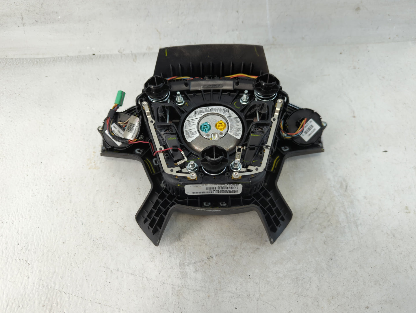 2015-2016 Ford Escape Air Bag Driver Left Steering Wheel Mounted P/N:EJ54 A042B85 BA3 Fits Fits 2015 2016 OEM Used Auto Parts - Oemusedautoparts1.com