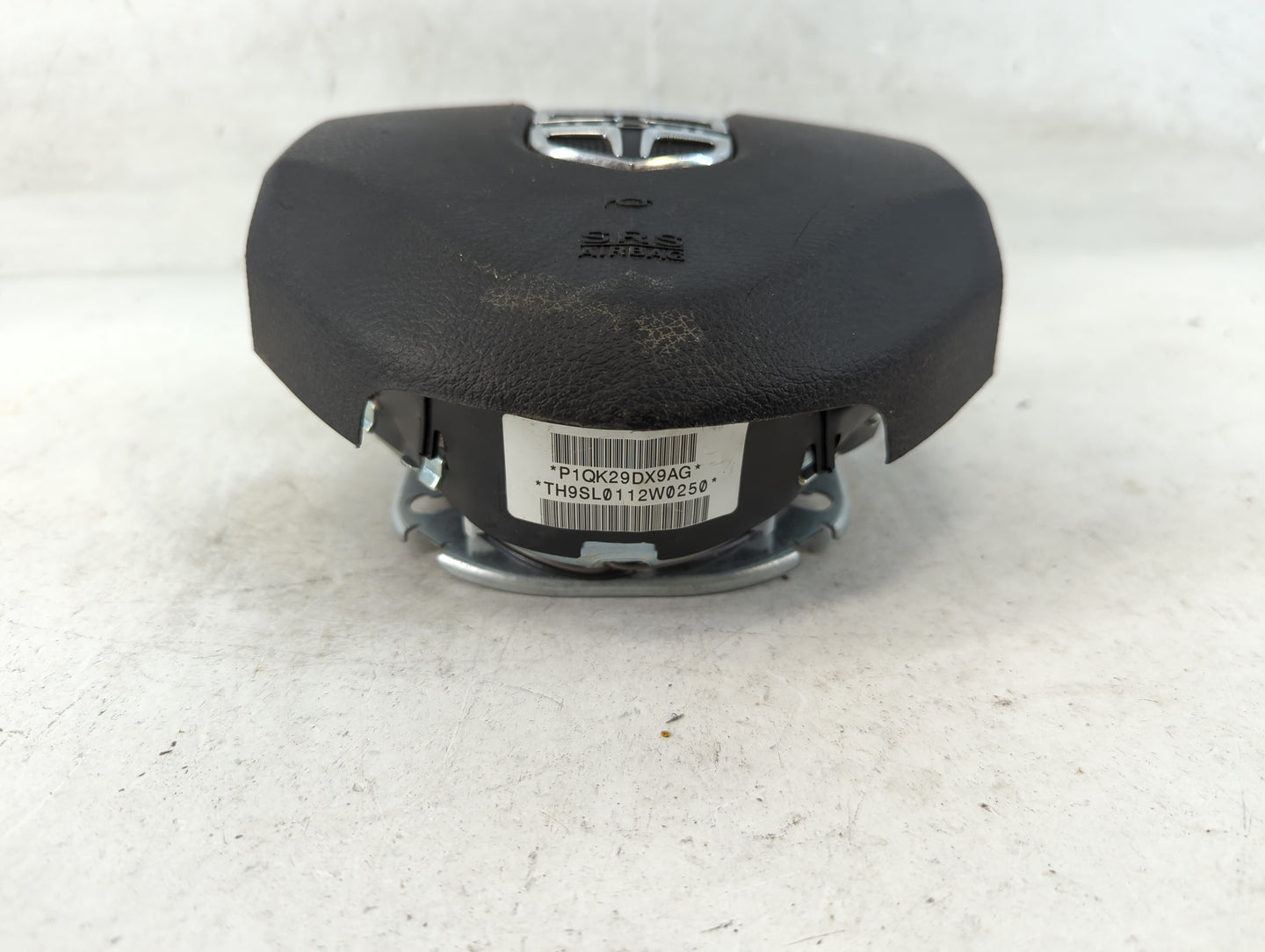 2012 Dodge Caravan Air Bag Driver Left Steering Wheel Mounted Fits Fits 2013 2014 2015 2016 2017 2018 2019 2020 OEM Used Auto Parts - Oemusedautoparts1.com