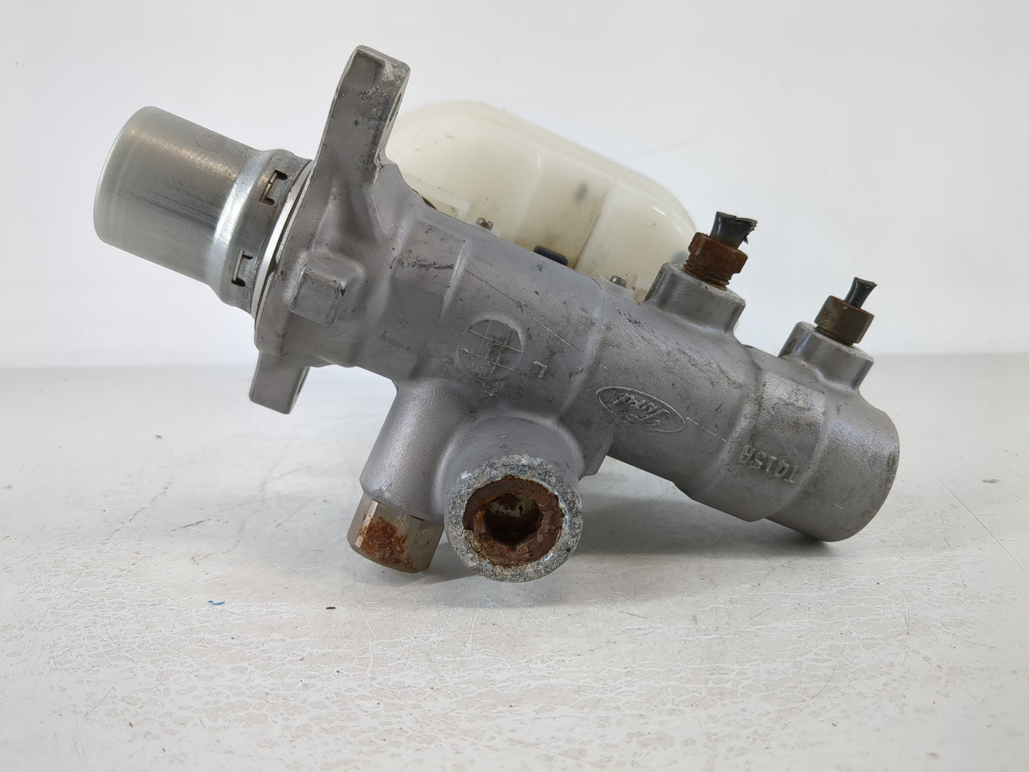 2010-2010 Ford F-150 Brake Master Cylinder - Oemusedautoparts1.com