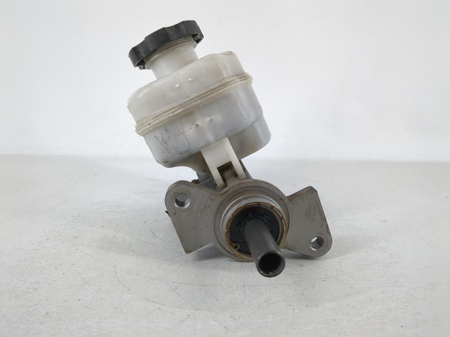 2004-2008 Gmc Canyon Brake Master Cylinder - Oemusedautoparts1.com