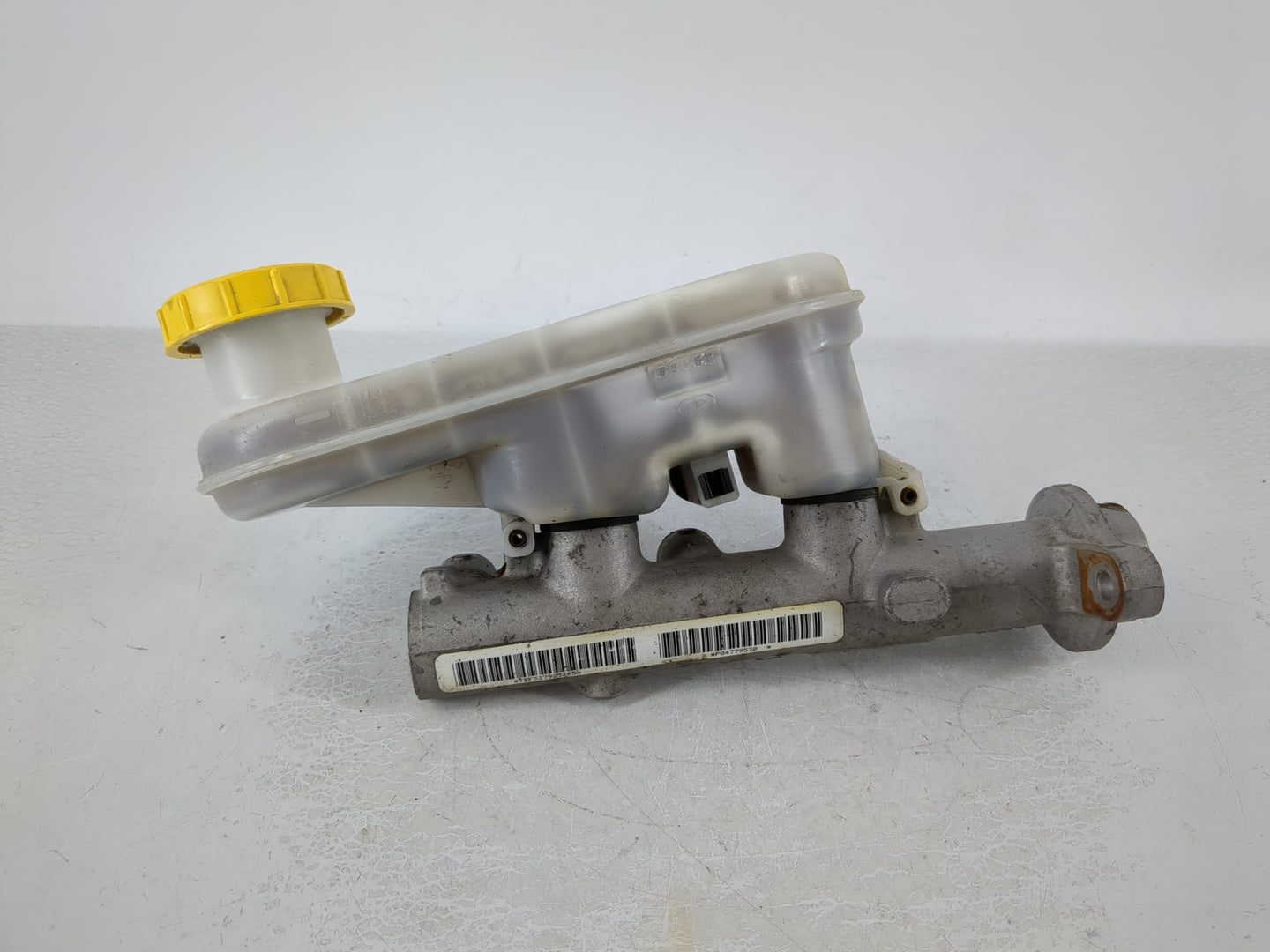 1998-2004 Chrysler Concorde Brake Master Cylinder - Oemusedautoparts1.com
