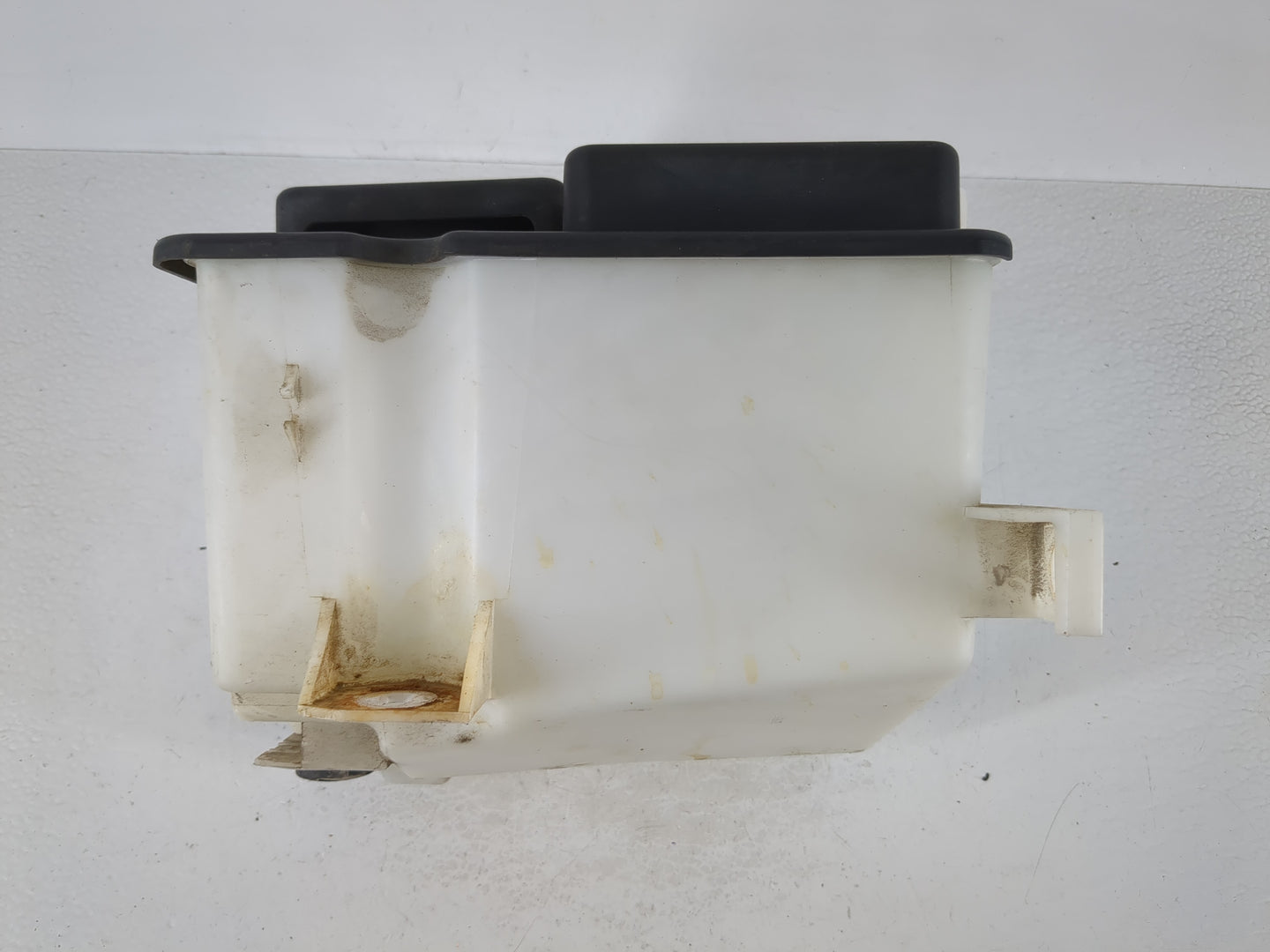 1998-2006 Ford F-150 Windshield Washer Fluid Reservoir Bottle Oem - Oemusedautoparts1.com