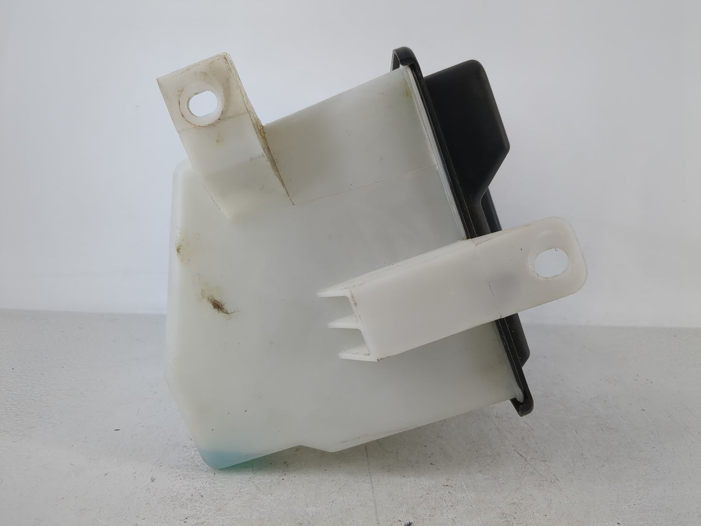 1998-2006 Ford F-150 Windshield Washer Fluid Reservoir Bottle Oem - Oemusedautoparts1.com