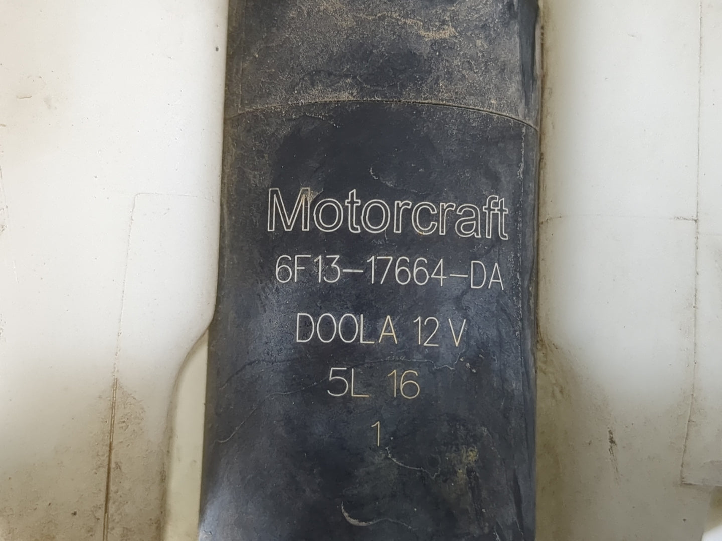 1998-2006 Ford F-150 Windshield Washer Fluid Reservoir Bottle Oem - Oemusedautoparts1.com