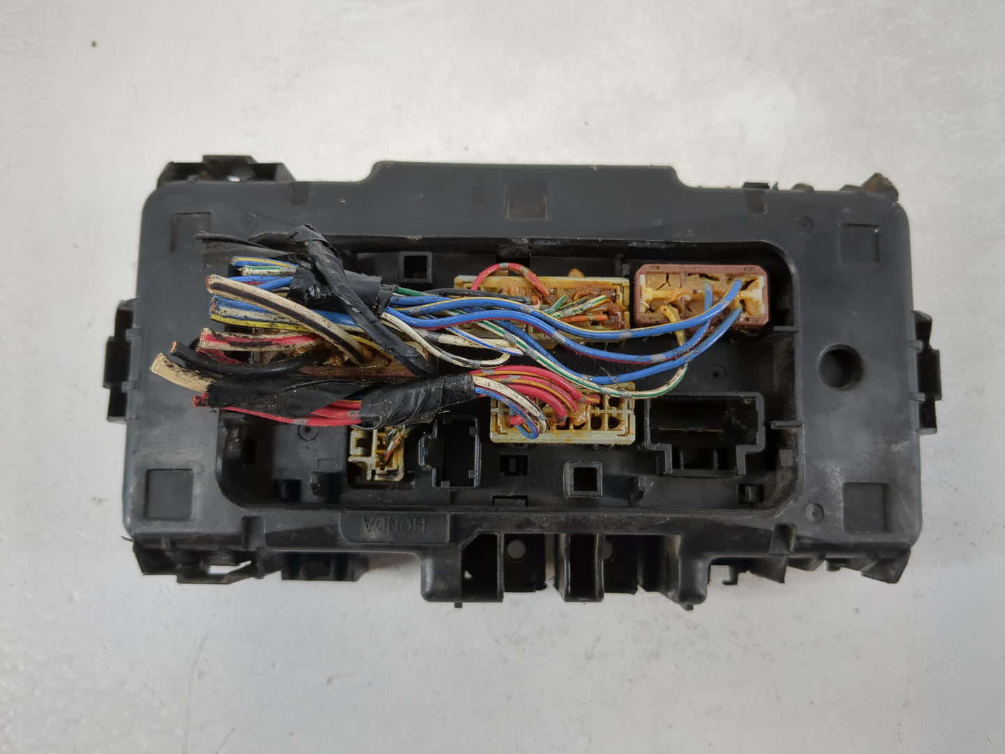 2001-2005 Honda Civic Fusebox Fuse Box Panel Relay Module Fits Fits 2001 2002 2003 2004 2005 OEM Used Auto Parts - Oemusedautoparts1.com