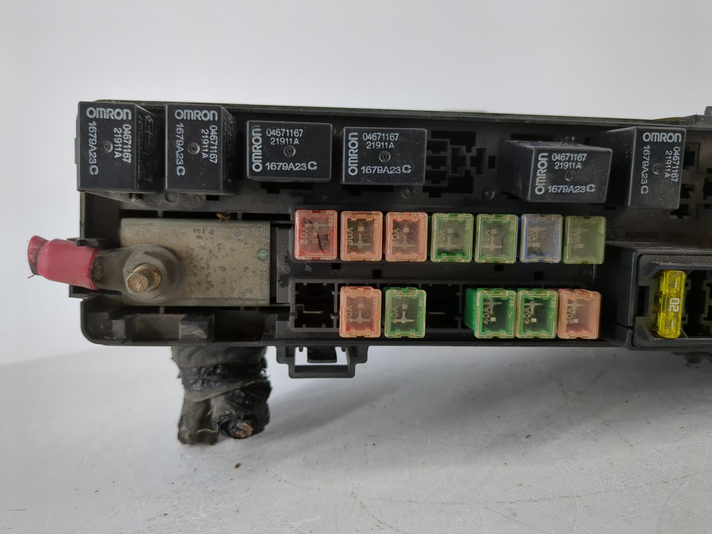 2000-2004 Chrysler Concorde Fusebox Fuse Box Panel Relay Module Fits Fits 2000 2001 2002 2003 2004 OEM Used Auto Parts - Oemusedautoparts1.com