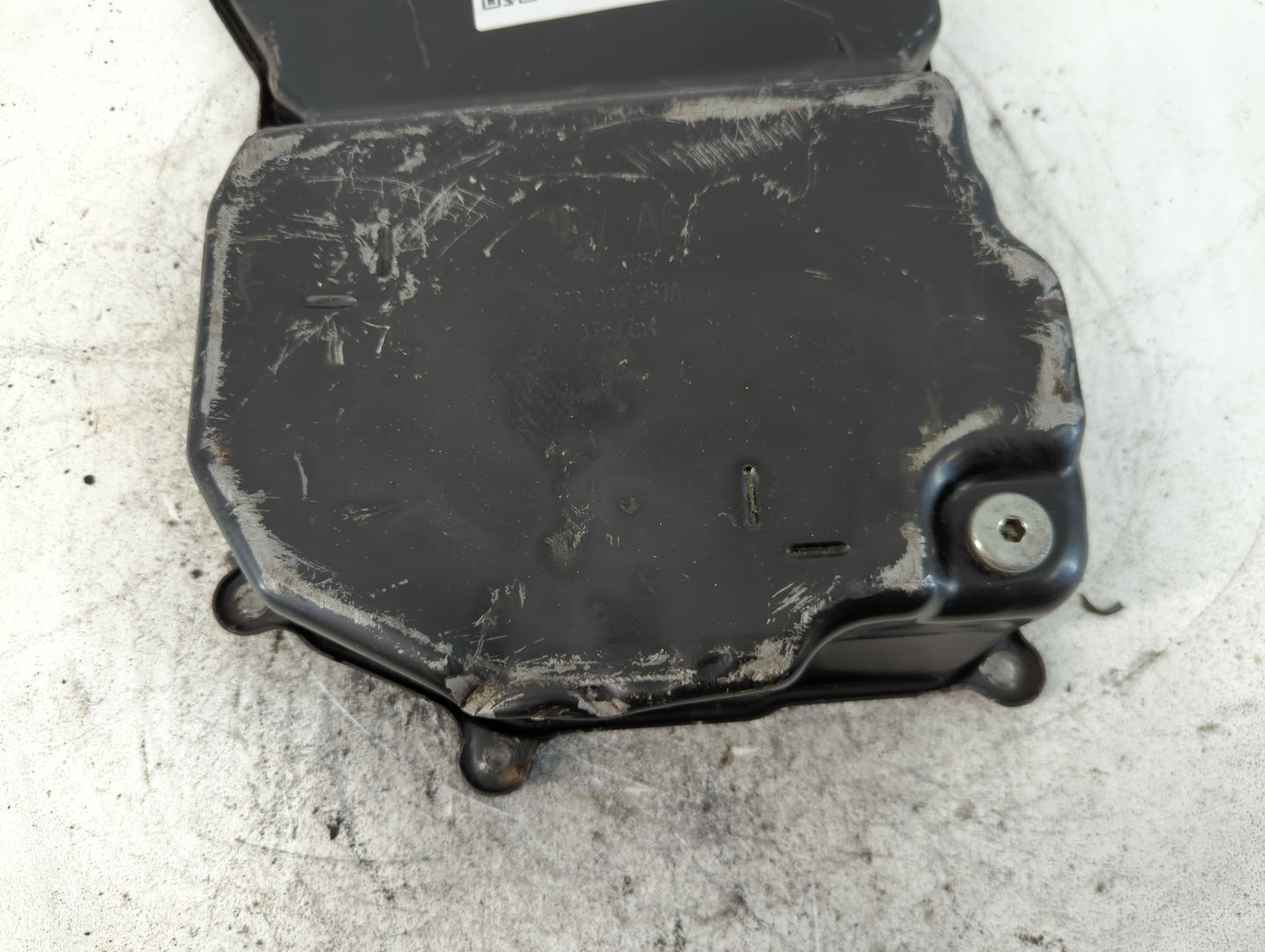 2005-2014 Volkswagen Jetta Engine Oil Pan P/N:09G 321 361A Fits Fits 2005 2006 2007 2008 2009 2010 2011 2012 2013 2014 OEM Used Auto Parts - Oemusedautoparts1.com