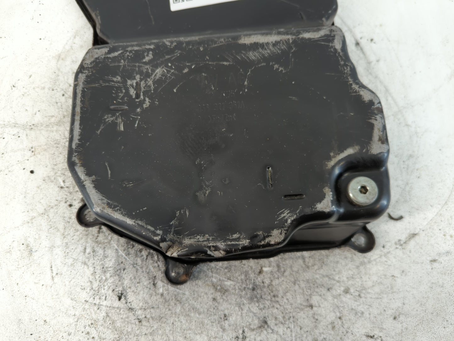 2005-2014 Volkswagen Jetta Engine Oil Pan P/N:09G 321 361A Fits Fits 2005 2006 2007 2008 2009 2010 2011 2012 2013 2014 OEM Used Auto Parts - Oemusedautoparts1.com