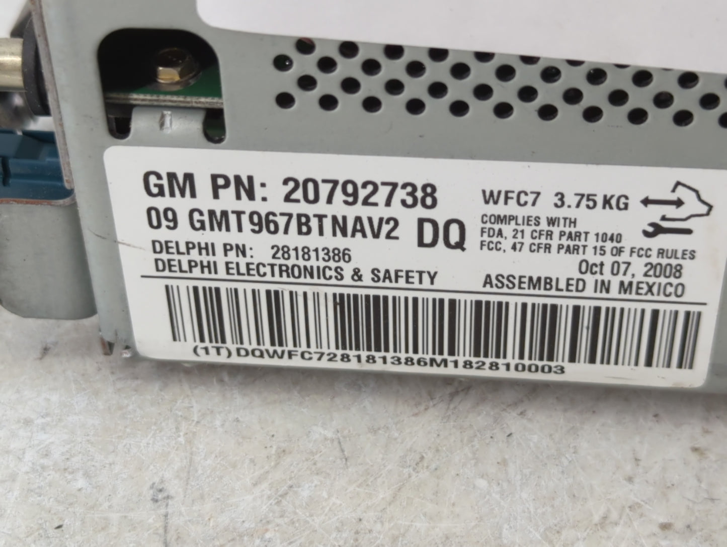 2009 Buick Enclave Radio AM FM Cd Player Receiver Replacement P/N:20792738 Fits OEM Used Auto Parts - Oemusedautoparts1.com
