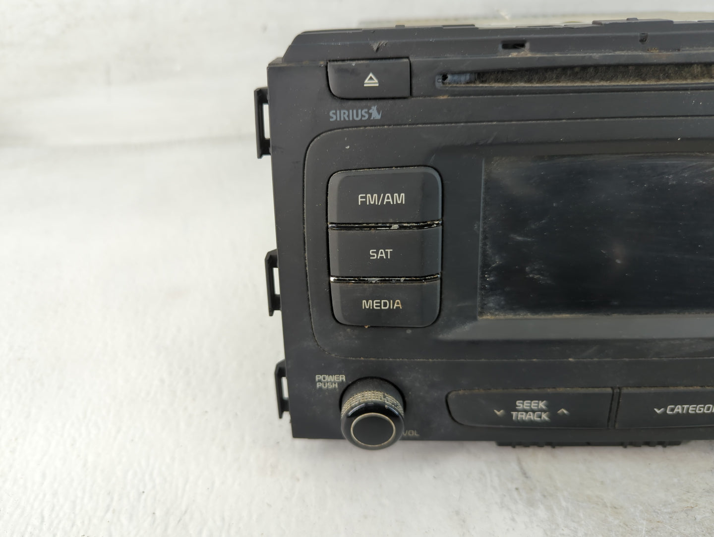 2015-2016 Kia Sedona Radio AM FM Cd Player Receiver Replacement P/N:96160-A9000WA Fits Fits 2015 2016 OEM Used Auto Parts - Oemusedautoparts1.com