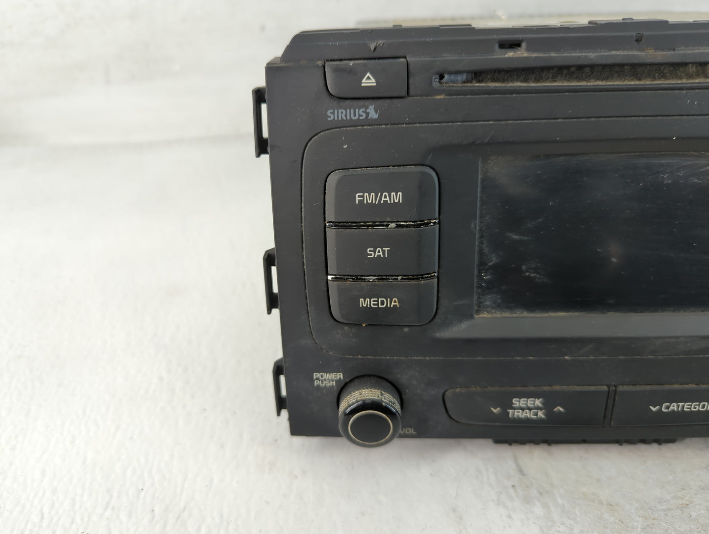 2015-2016 Kia Sedona Radio AM FM Cd Player Receiver Replacement P/N:96160-A9000WA Fits Fits 2015 2016 OEM Used Auto Parts - Oemusedautoparts1.com