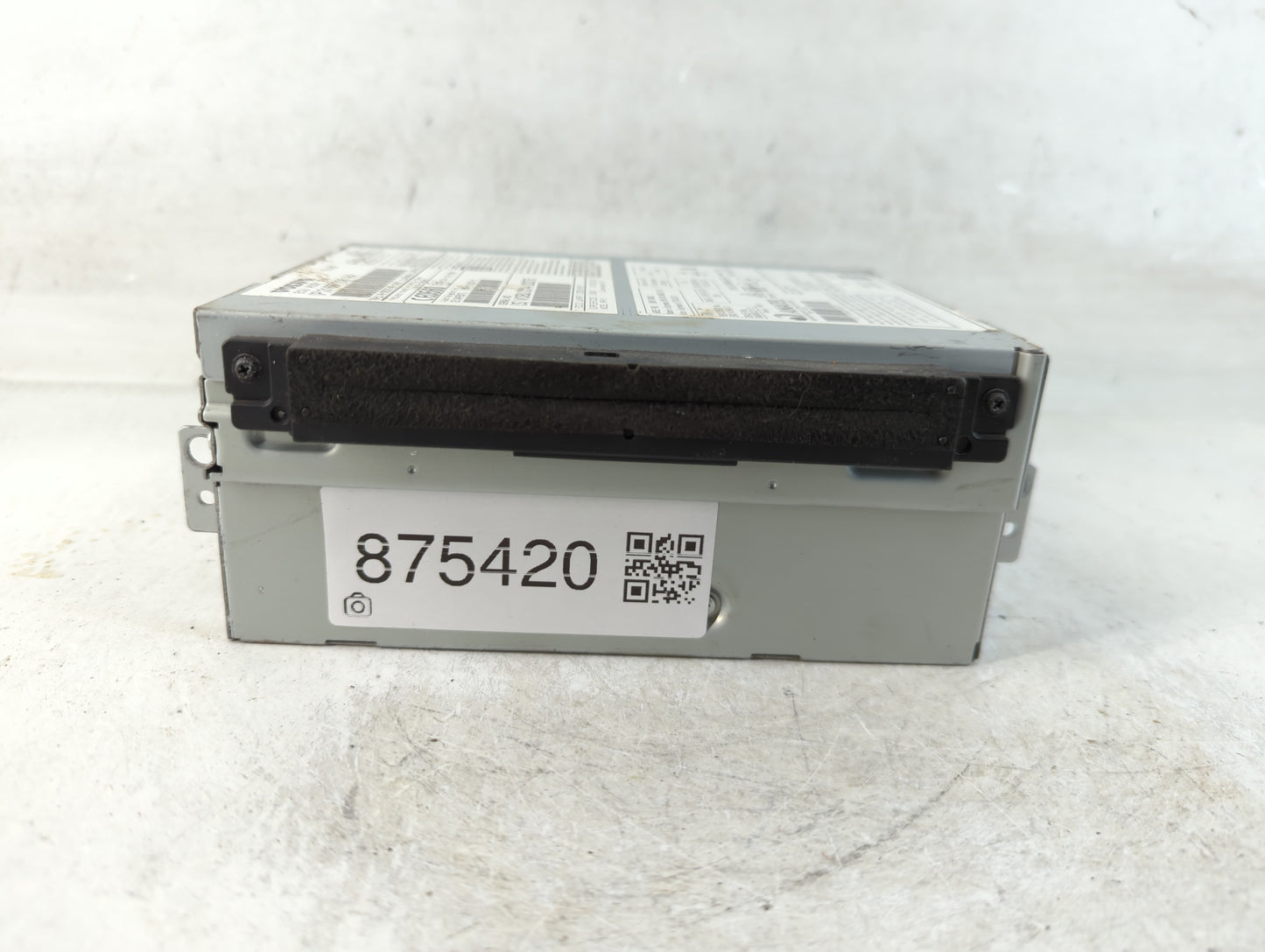 2016-2018 Volvo S60 Radio AM FM Cd Player Receiver Replacement P/N:31667706 AA Fits Fits 2016 2017 2018 OEM Used Auto Parts - Oemusedautoparts1.com