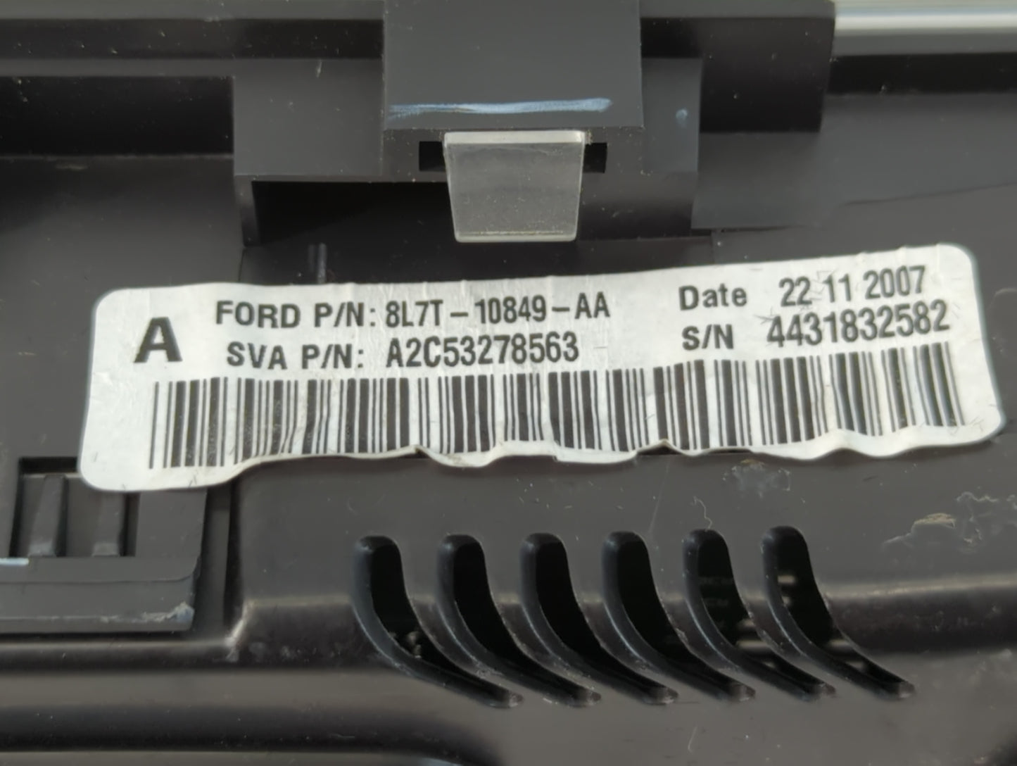 2008 Lincoln Navigator Instrument Cluster Speedometer Gauges P/N:8L7T-1084989-AA Fits OEM Used Auto Parts