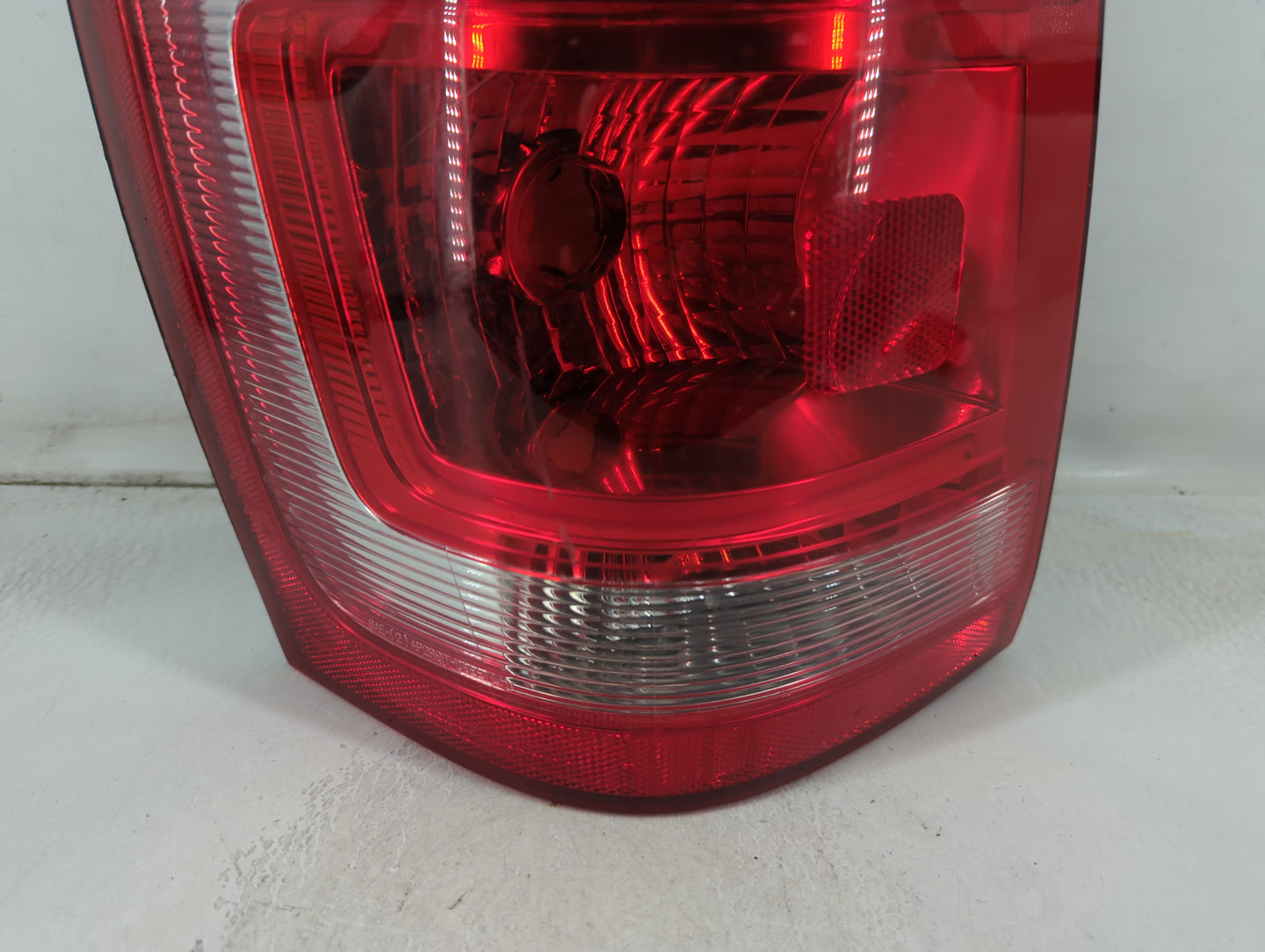 2008-2012 Ford Escape Tail Light Assembly Driver Left OEM P/N:8L84-13B505-A Fits Fits 2008 2009 2010 2011 2012 OEM Used Auto Parts - Oemusedautoparts1.com