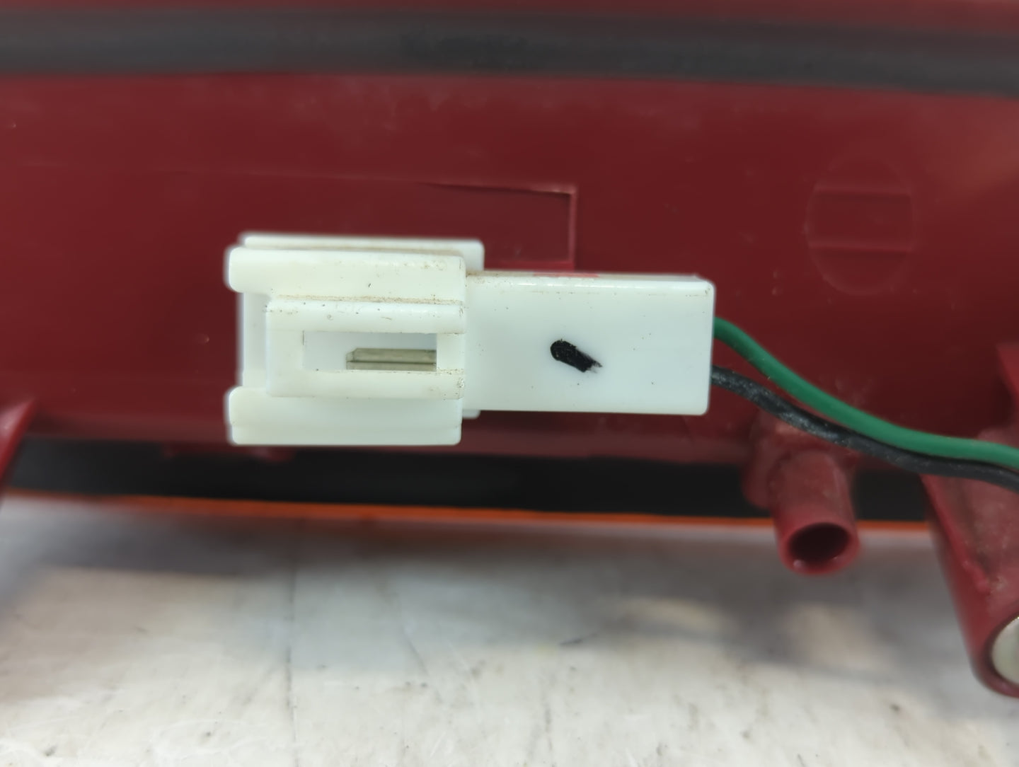 2009 Kia Rondo Third Brake Light Tail Light Fits OEM Used Auto Parts - Oemusedautoparts1.com