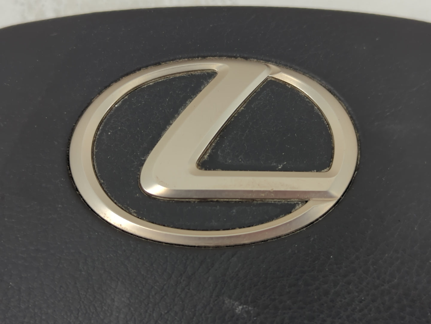 2013-2015 Lexus Es350 Air Bag Driver Left Steering Wheel Mounted Fits Fits 2013 2014 2015 OEM Used Auto Parts - Oemusedautoparts1.com
