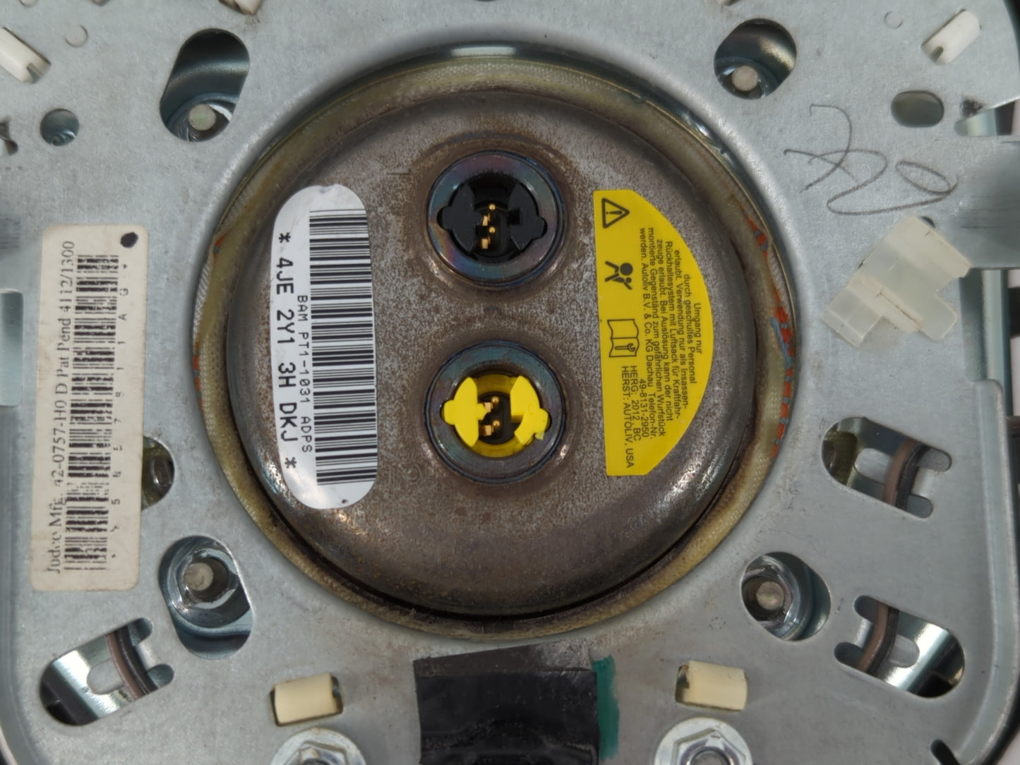 2013-2019 Dodge Journey Air Bag Driver Left Steering Wheel Mounted Fits Fits 2013 2014 2015 2016 2017 2018 2019 OEM Used Auto Parts - Oemusedautoparts1.com