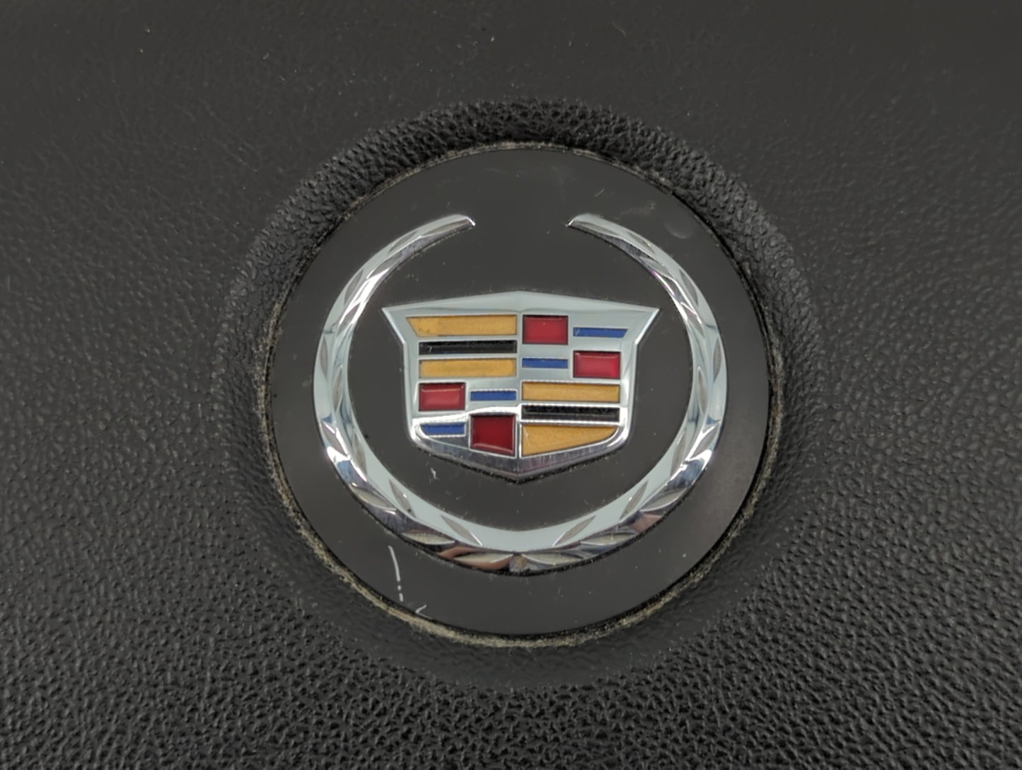 2006-2011 Cadillac Dts Air Bag Driver Left Steering Wheel Mounted P/N:34052985A Fits Fits 2006 2007 2008 2009 2010 2011 OEM Used Auto Parts - Oemusedautoparts1.com