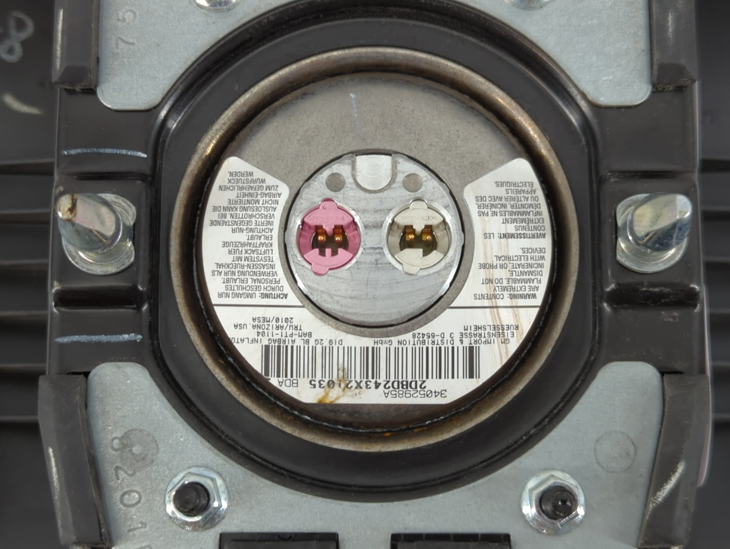 2006-2011 Cadillac Dts Air Bag Driver Left Steering Wheel Mounted P/N:34052985A Fits Fits 2006 2007 2008 2009 2010 2011 OEM Used Auto Parts - Oemusedautoparts1.com