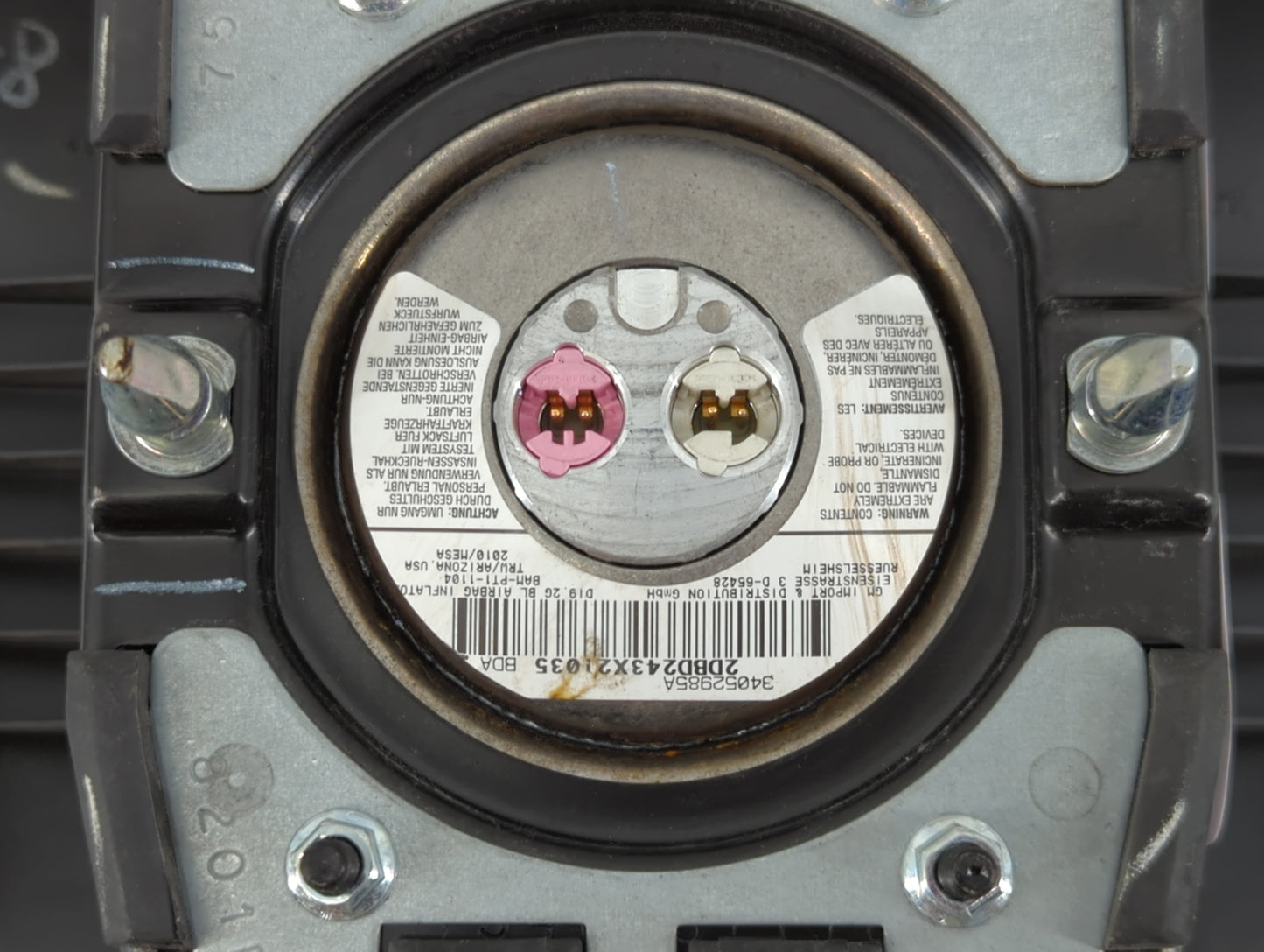 2006-2011 Cadillac Dts Air Bag Driver Left Steering Wheel Mounted P/N:34052985A Fits Fits 2006 2007 2008 2009 2010 2011 OEM Used Auto Parts - Oemusedautoparts1.com