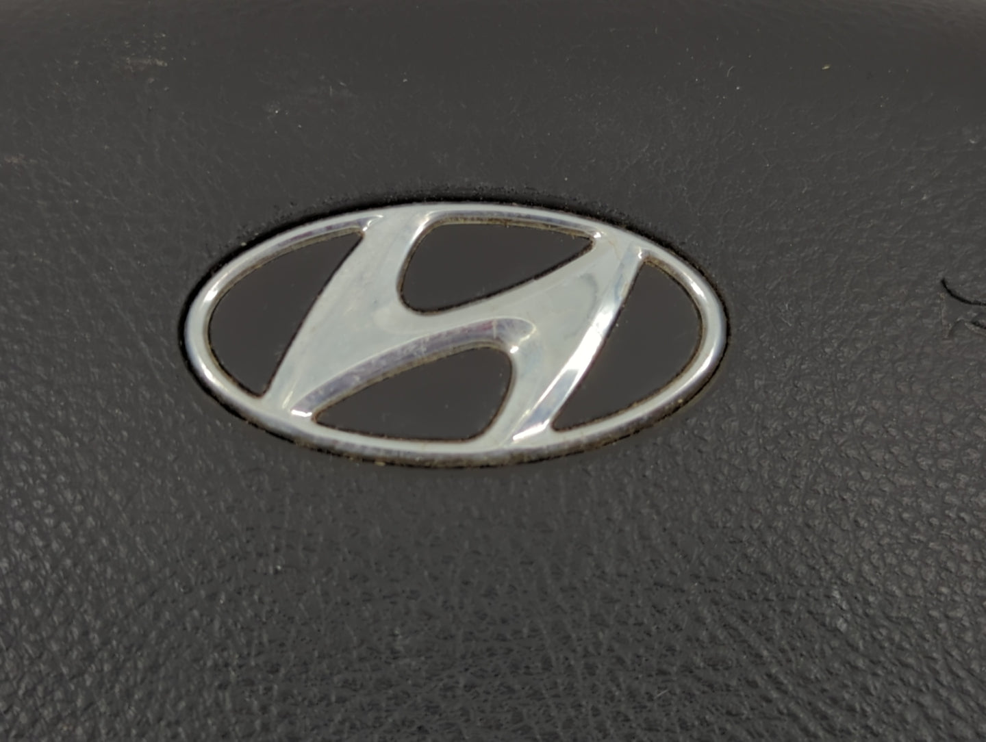 2013 Hyundai Genesis Air Bag Driver Left Steering Wheel Mounted Fits OEM Used Auto Parts - Oemusedautoparts1.com