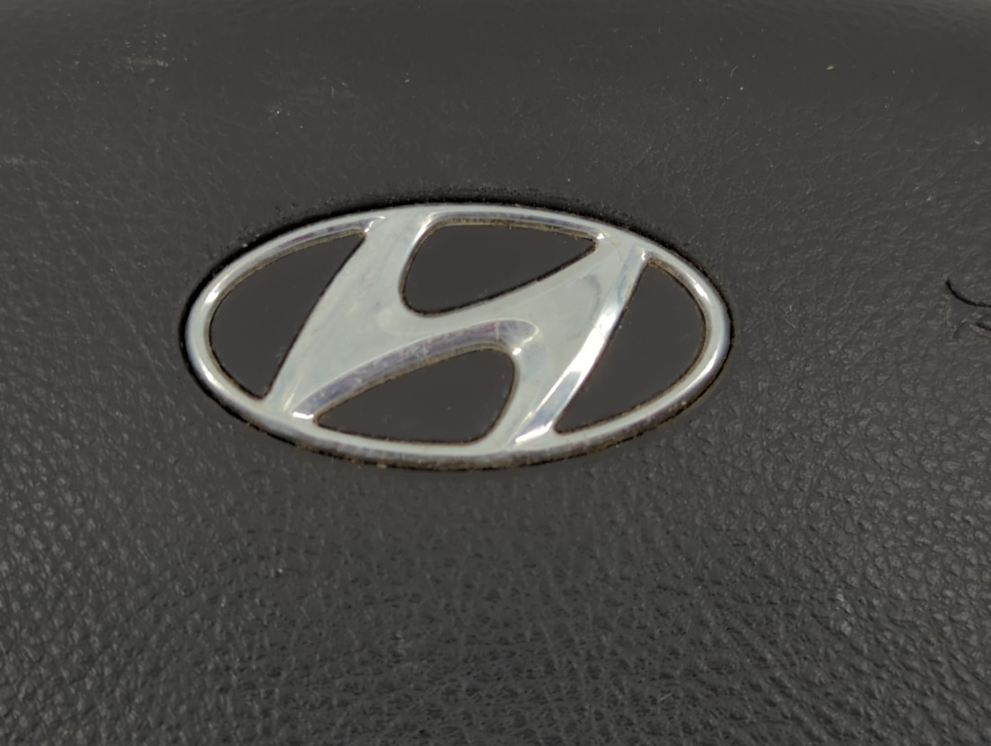 2013 Hyundai Genesis Air Bag Driver Left Steering Wheel Mounted Fits OEM Used Auto Parts - Oemusedautoparts1.com