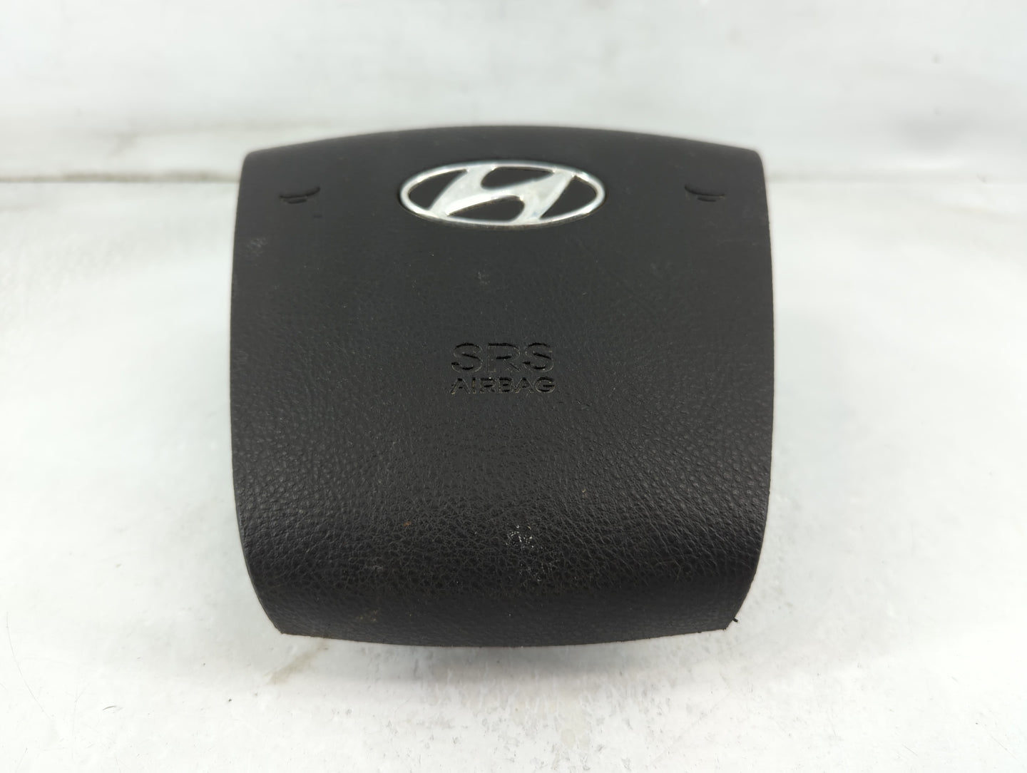 2013 Hyundai Genesis Air Bag Driver Left Steering Wheel Mounted Fits OEM Used Auto Parts - Oemusedautoparts1.com