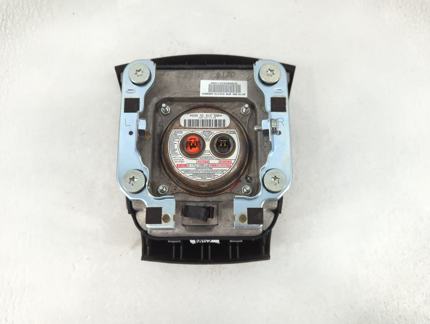 2013 Hyundai Genesis Air Bag Driver Left Steering Wheel Mounted Fits OEM Used Auto Parts - Oemusedautoparts1.com