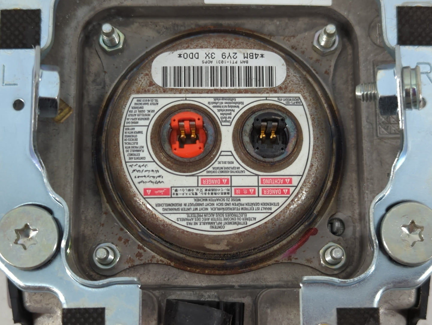 2013 Hyundai Genesis Air Bag Driver Left Steering Wheel Mounted Fits OEM Used Auto Parts - Oemusedautoparts1.com