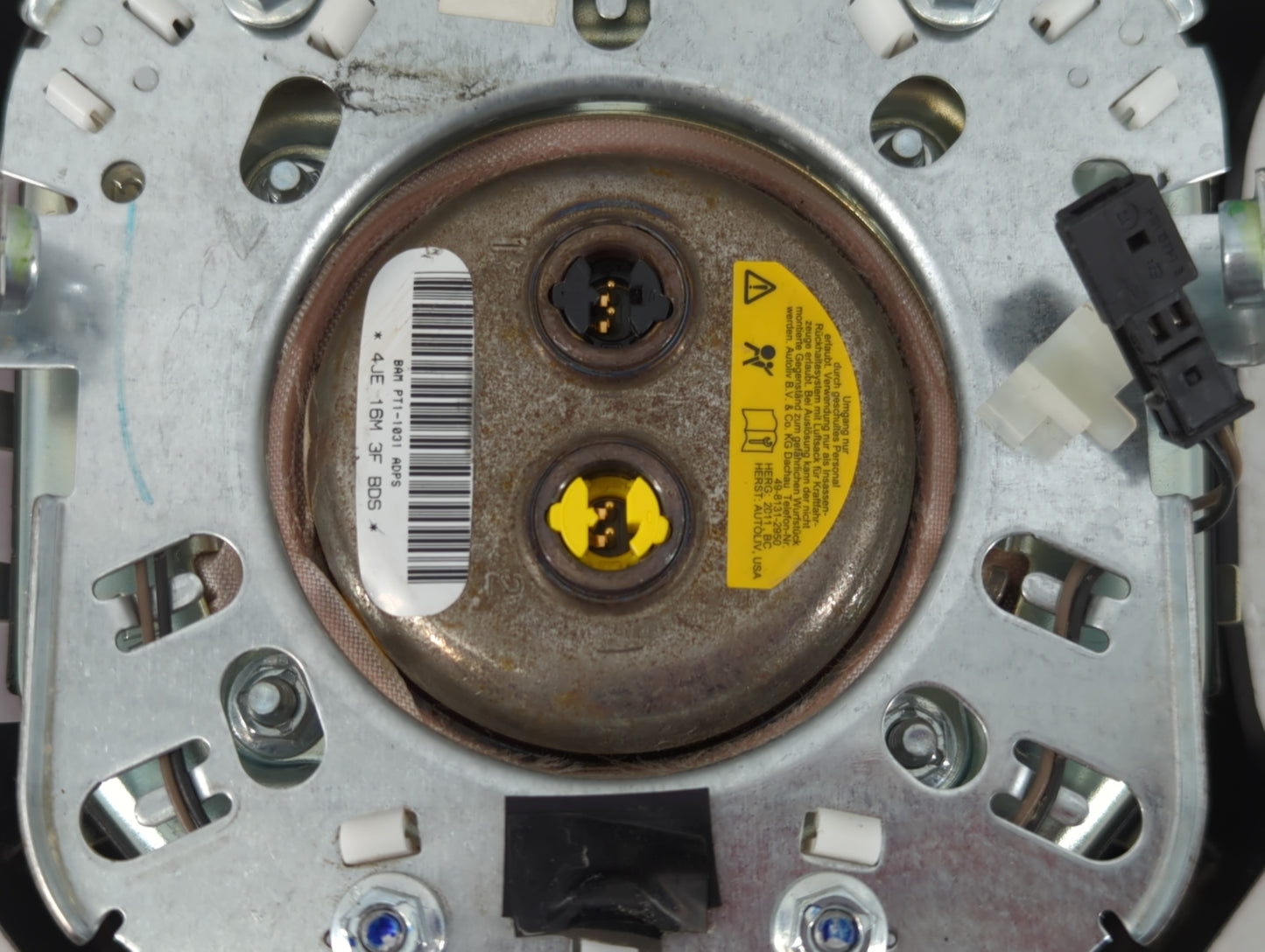2011 Dodge Caravan Air Bag Driver Left Steering Wheel Mounted P/N:4JE 16M 3F Fits Fits 2013 2014 2015 2016 2017 2018 2019 2020 OEM Used Auto Parts - Oemusedautoparts1.com