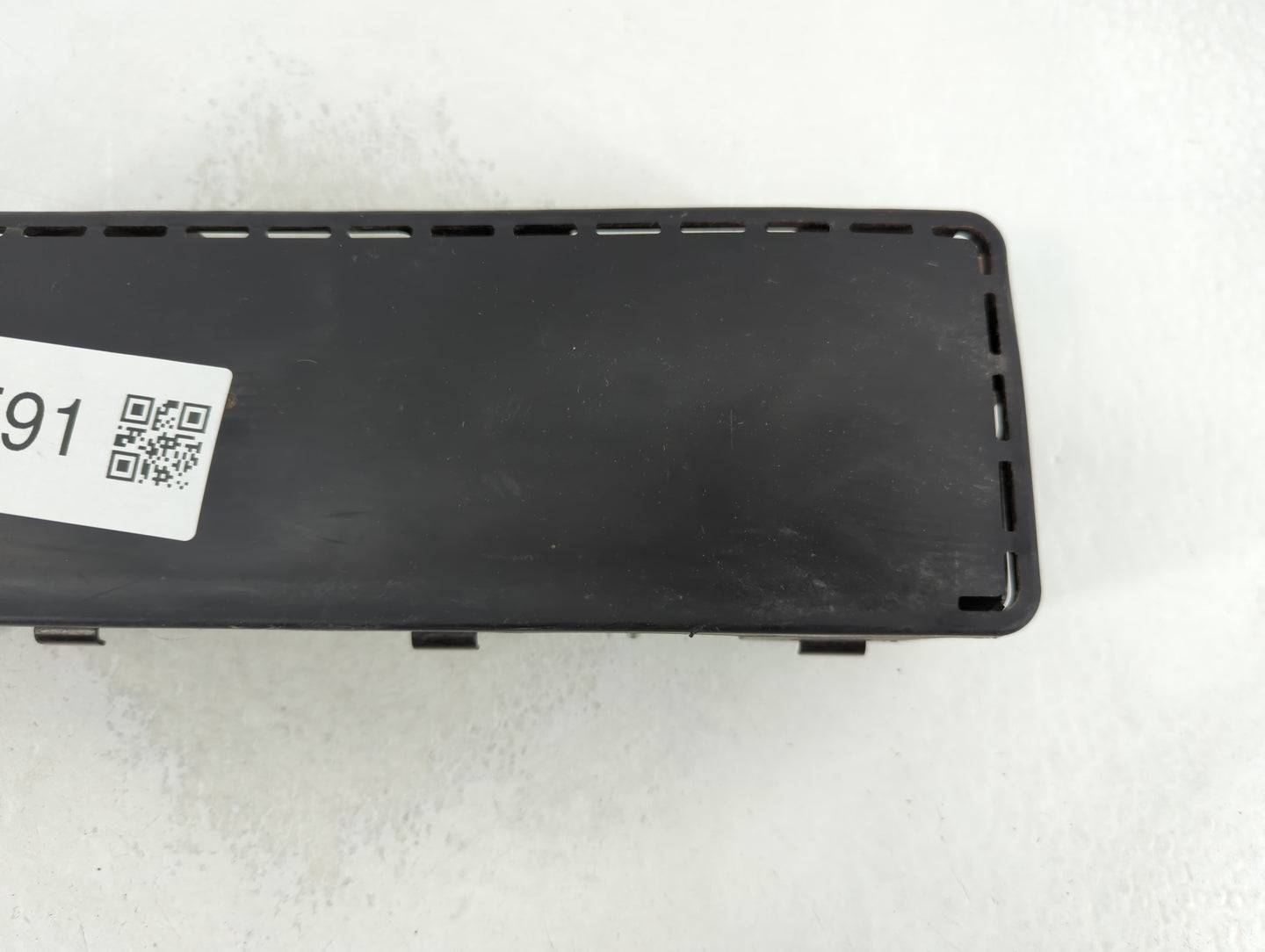 2014-2016 Chrysler Town & Country Air Bag Driver Left Knee OEM P/N:05057850AI Fits Fits 2014 2015 2016 2017 2018 OEM Used Auto Parts - Oemusedautoparts1.com